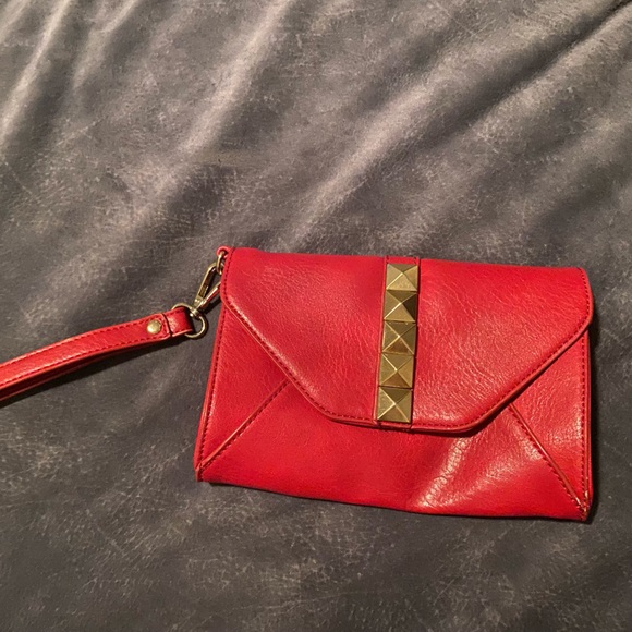 Red clutch - Picture 1 of 3